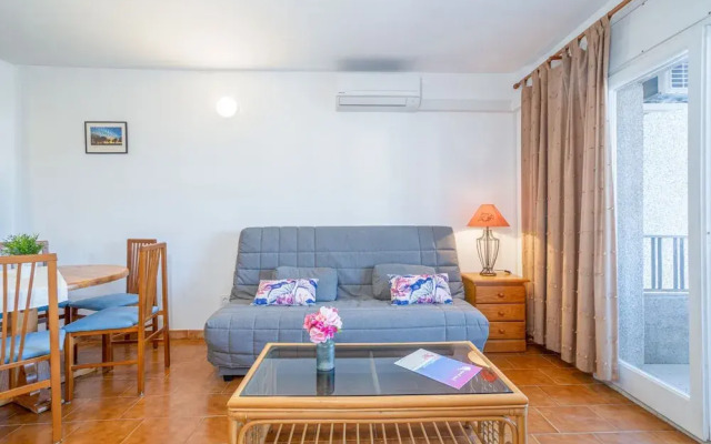 Apartment in Empuriabrava With Canal View