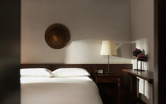 Lijiang Old Town Lanshe Hotel