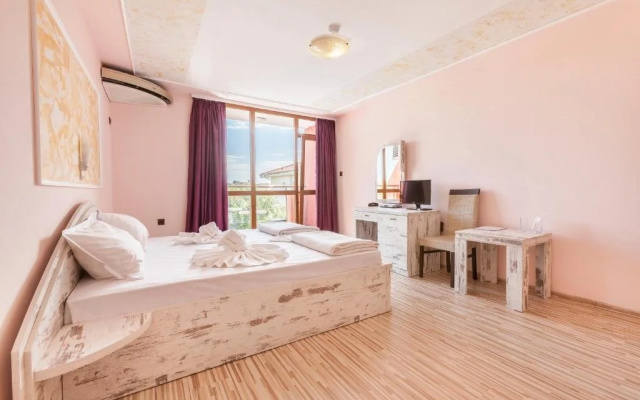 Akladi Family Hotel