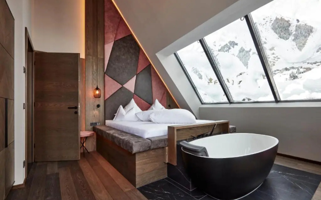 Hotel Alpina