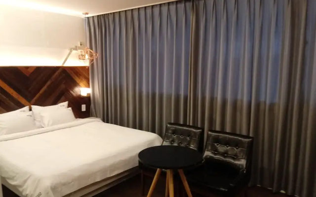Praha Hotel