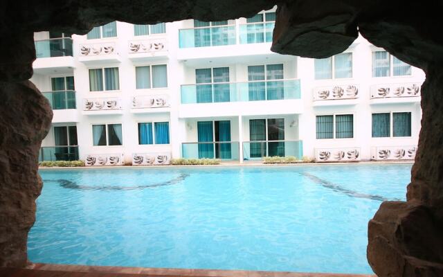 Отель Amazon Condo & Water Park Pattaya Паттайя вид на фасад