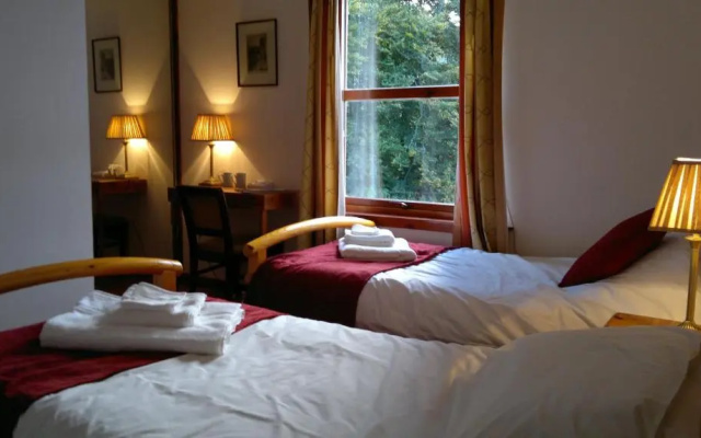 Clunebeg Lodge