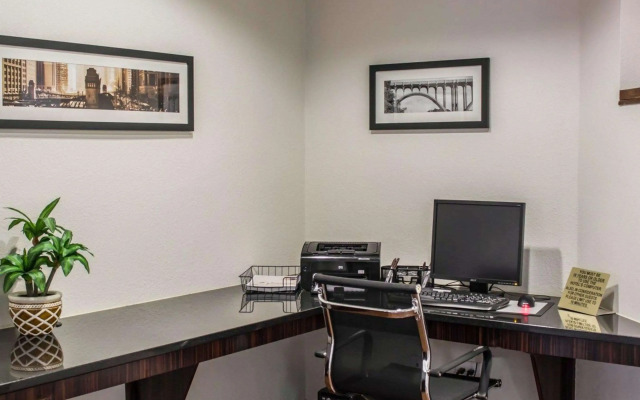 Sleep Inn & Suites Spring Lake - Fayetteville near Fort Bragg