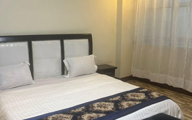 Royal Complex Hotel And Apartments