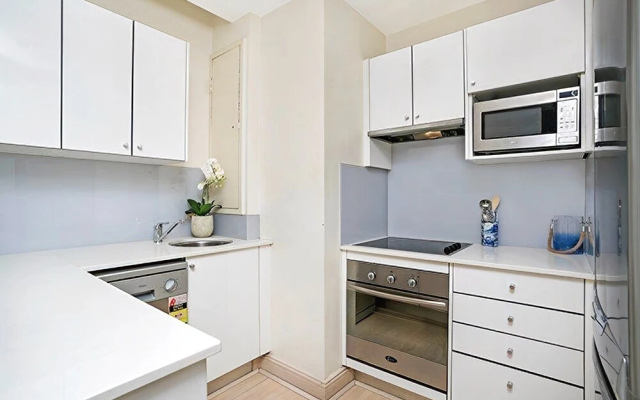 The Apartment Service CL405