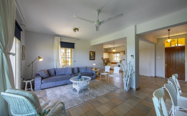 Sirina Waterfront House
