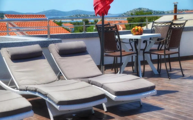 Apartments Maritea