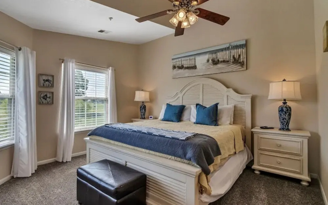 Golden Getaway 2 Bedroom Condo by RedAwning