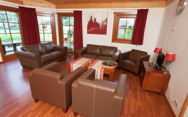 Wooden Chalet 30 km From Maastricht