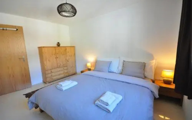 Family Frame Apartment