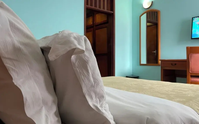 Peninsula Hotel Bonamoussadi Douala