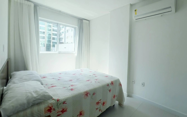 Apartamento 2 dormitórios a 400 metros do mar