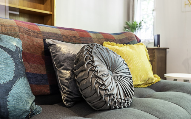 Stylish Highgate Haven Apartment