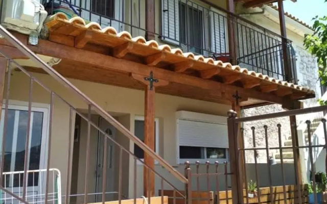 Six Blossoms 2 bedroom apartment !