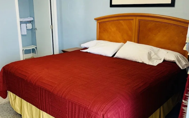 Deluxe Inn
