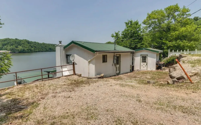 Lakefront Versailles Vacation Rental w/ Dock!