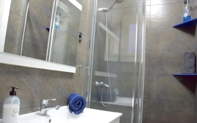 Nice Apartment La Sagrera - In a Very Quiet Area and Well Connected