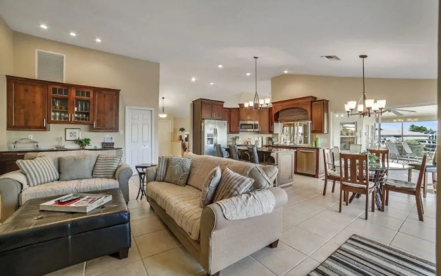 Lamplighter Ct Home