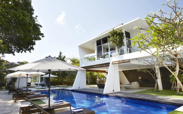 2Villa Z Rezidence 8BR with 2pools-  5Min Seminyak