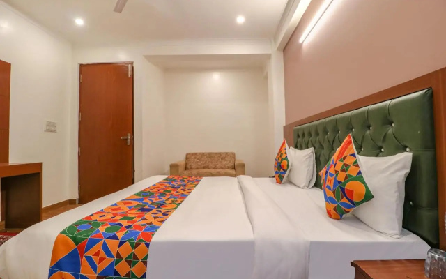 Fabhotel Lime Tree