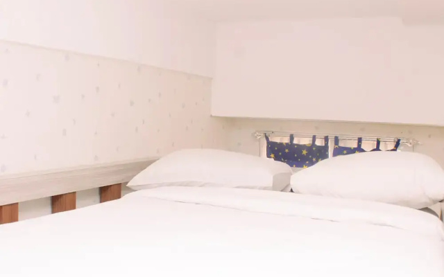 Stunning And Comfy Studio Apartment Transpark Juanda