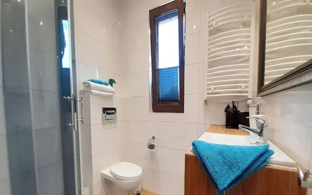 Holiday Home With Garden, Sauna, Jacuzzi