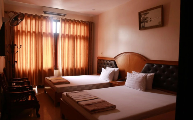 Van Nam Hotel