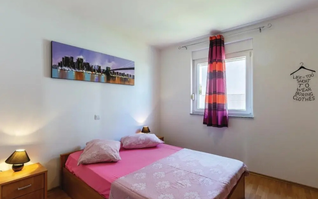 Stunning Home in Banjole With Wifi and 5 Bedrooms