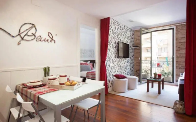 Enjoybcn Gaudi Apartments