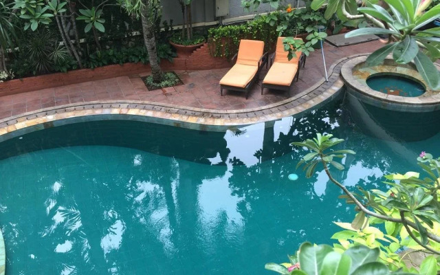 Artotel Casa Hang Tuah