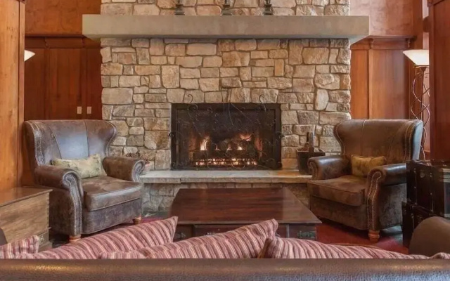 Village 2416 White Mountain Lodge