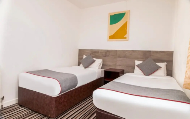 Commercial Hotel