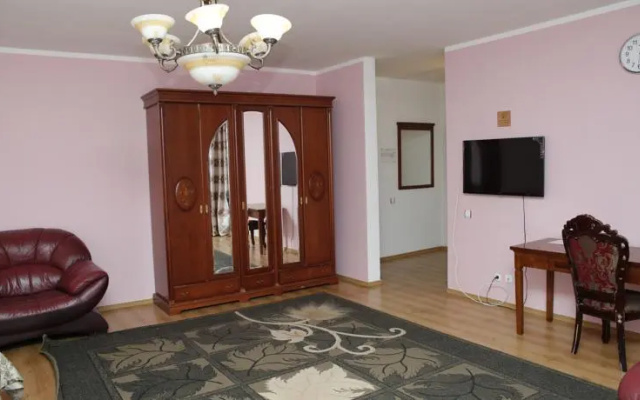 Отель Daniyar