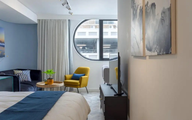 Elegant City Pad