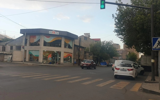Sunny Apartment close to Erebuni mall