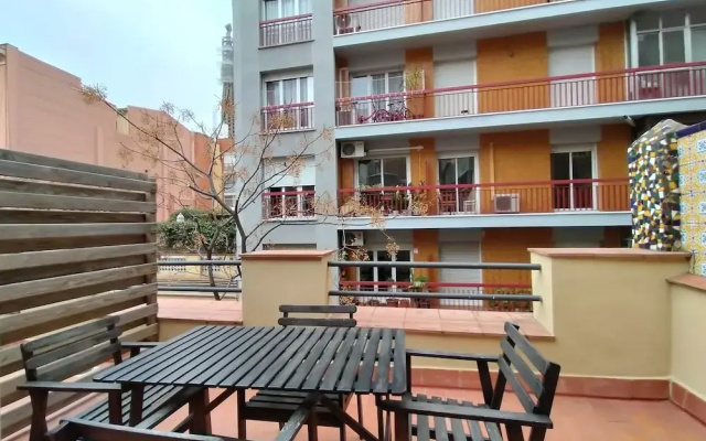 Montserrat Apartments by gaiarooms