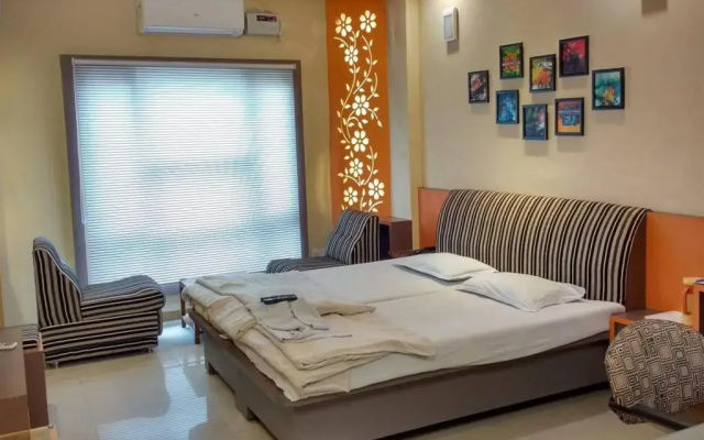 Ellora Hotel