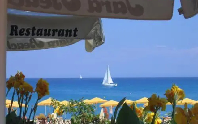 Tara Beach Hotel