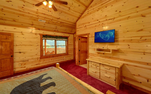Paradise Point Pool Lodge