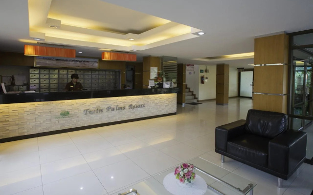 Курортный отель Twin Palms Resort