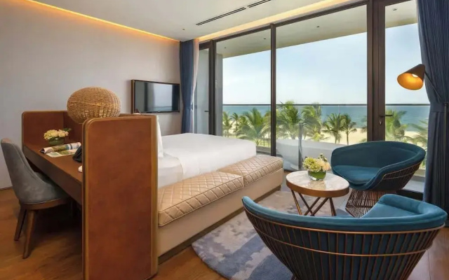 Family Paradise: Where Memories Bloom by the Sea