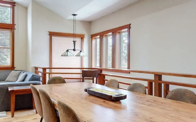 Red Slate Canyon - Modern 2-story Condo