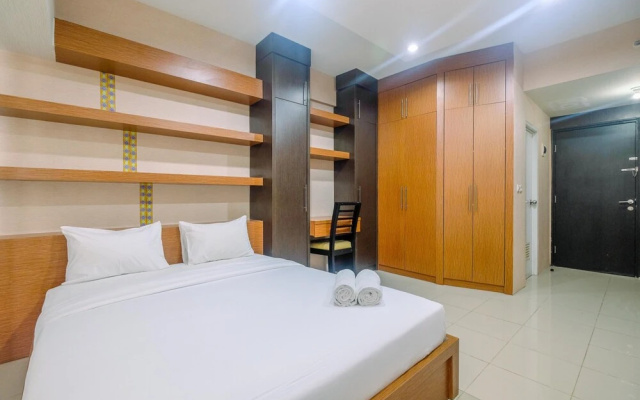 Comfortable Studio Apartment at Park View Condominium near Mall