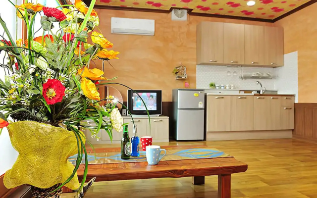 Yeongju Pusoksa Maple Road Pension