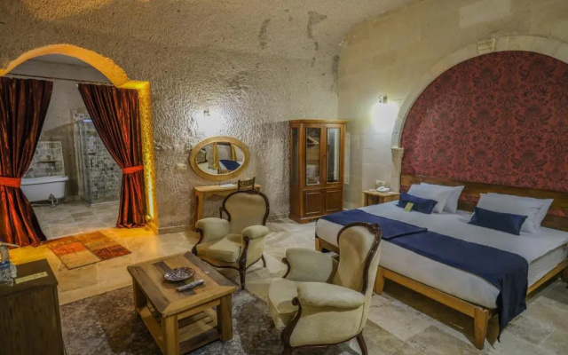 Kalsedon Cave Suites