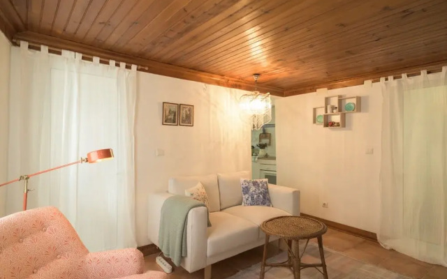 Light Filled Apartment near Chiado, By TimeCooler