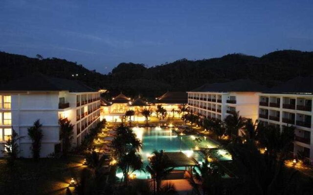 Отель Naithonburi Beach Resort Phuket вид на фасад