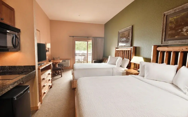 Wilderness at the Smokies – River Lodge Suites