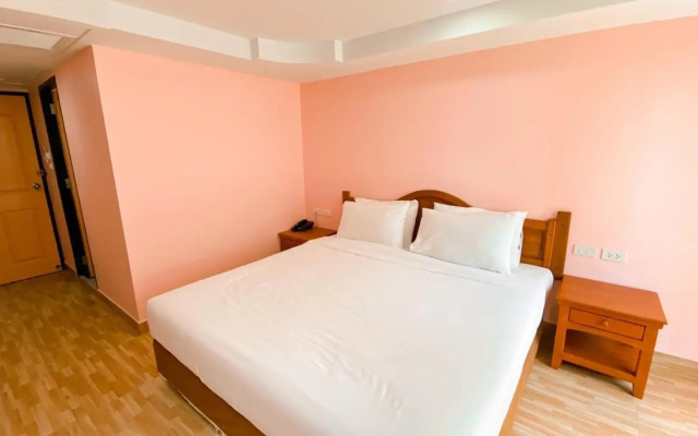 A.A. Pattaya Golden Beach Hotel